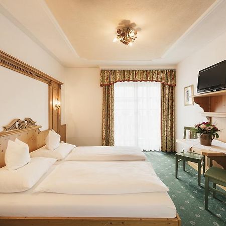 Hotel Hoferwirt Нойштифт-им-Штубайталь Экстерьер фото